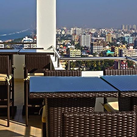 The Penthouse Above Sea Apartment Dehiwala-Mount Lavinia Bagian luar foto