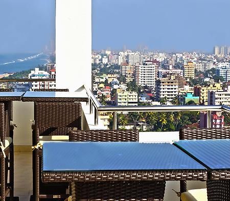 The Penthouse Above Sea Apartment Dehiwala-Mount Lavinia Bagian luar foto