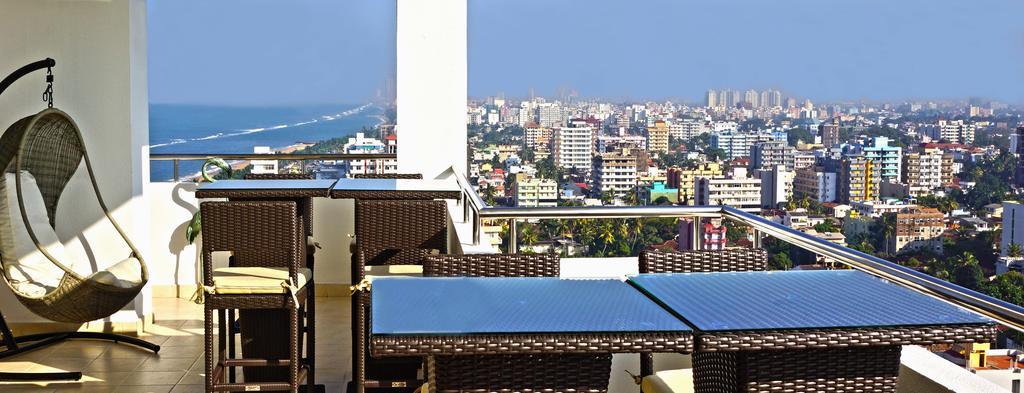 The Penthouse Above Sea Apartment Dehiwala-Mount Lavinia Bagian luar foto