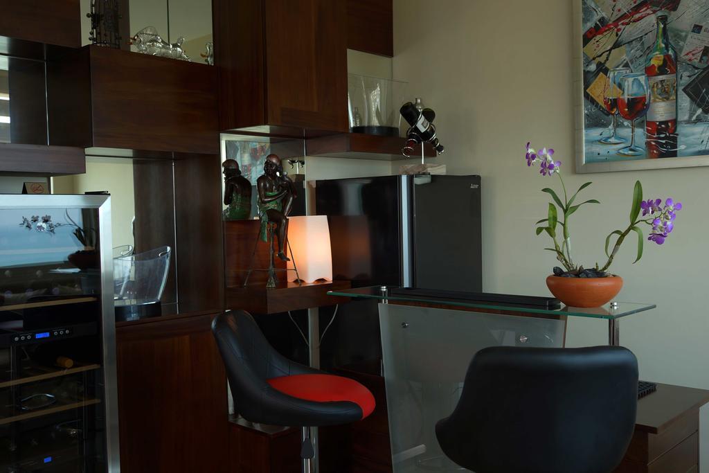 The Penthouse Above Sea Apartment Dehiwala-Mount Lavinia Bagian luar foto