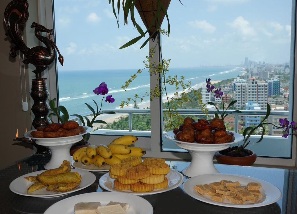 The Penthouse Above Sea Apartment Dehiwala-Mount Lavinia Bagian luar foto