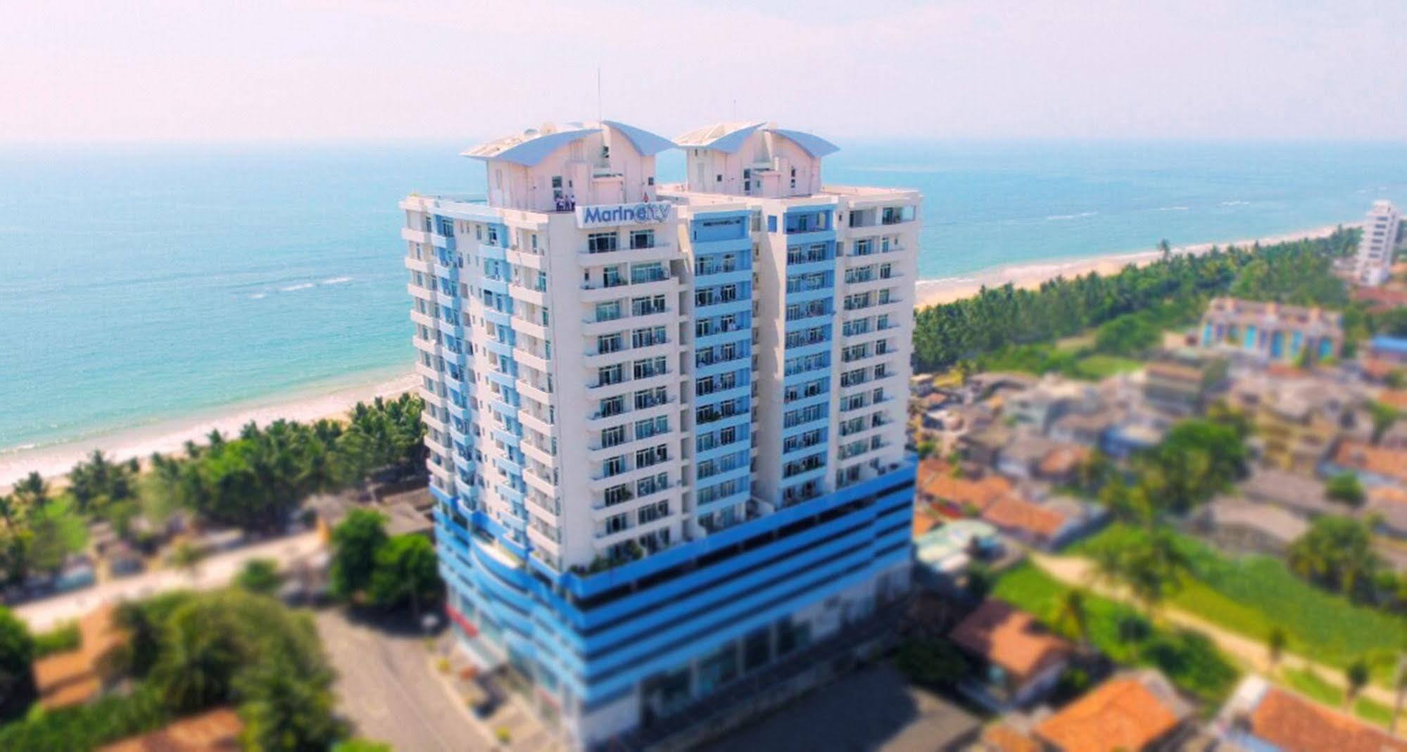 The Penthouse Above Sea Apartment Dehiwala-Mount Lavinia Bagian luar foto