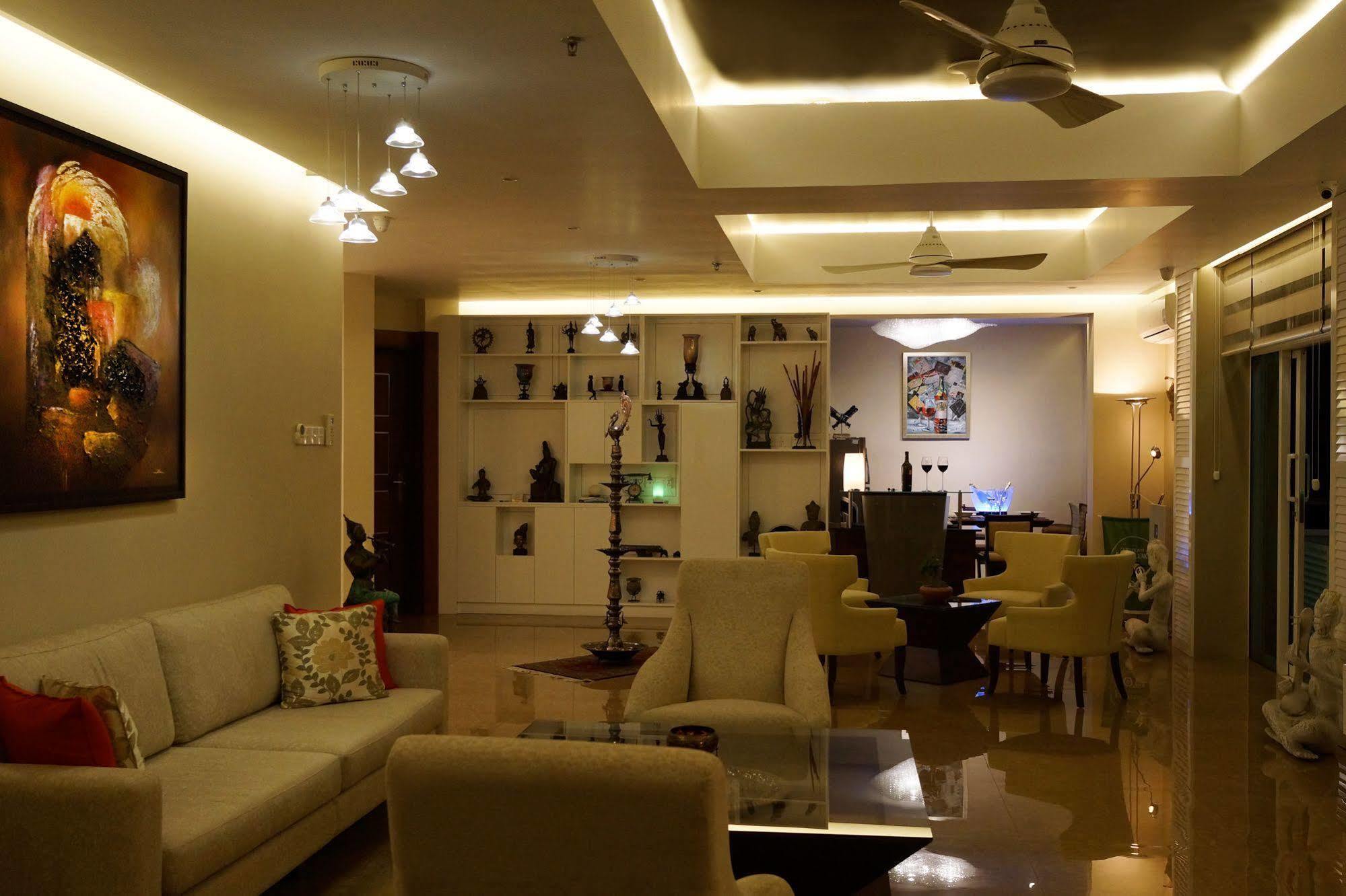 The Penthouse Above Sea Apartment Dehiwala-Mount Lavinia Bagian luar foto